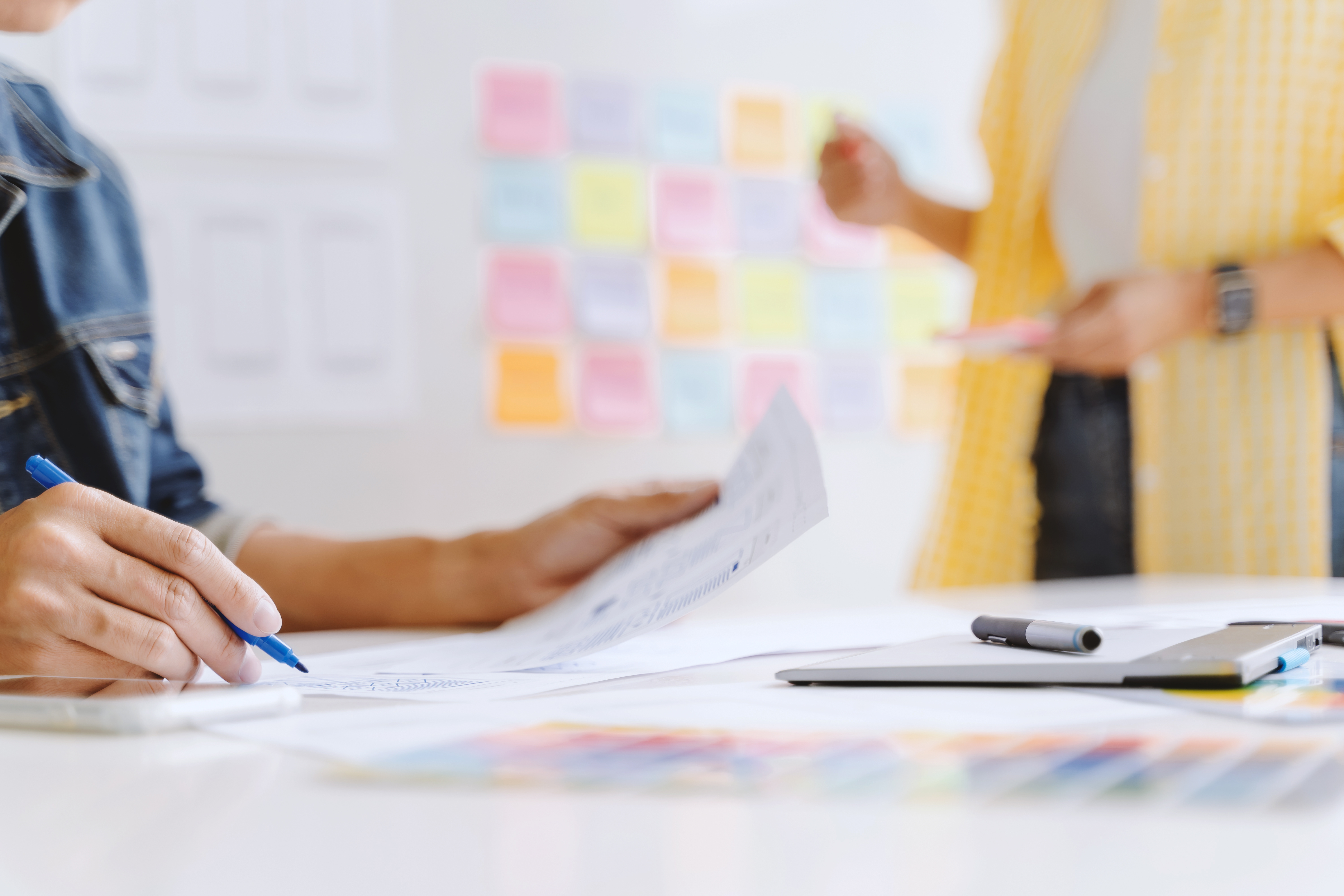 荷物とトラックのおもちゃ